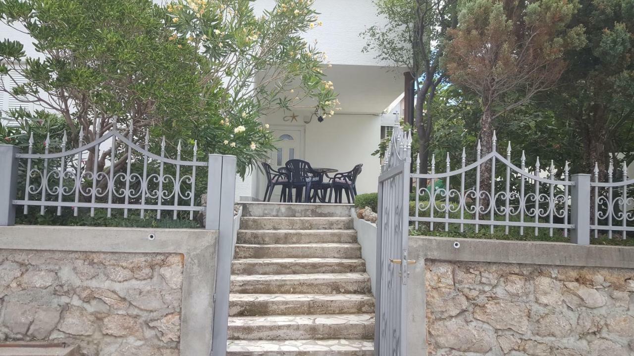 Apartman Zahira Karlobag Extérieur photo