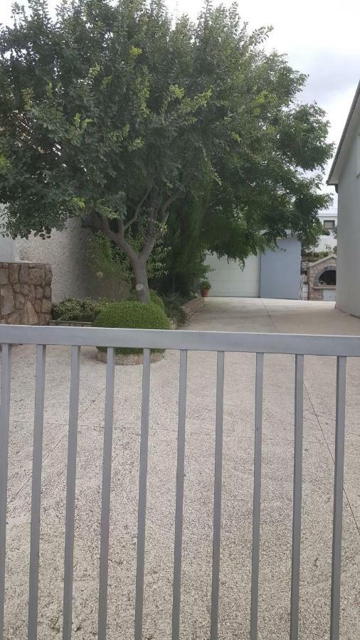 Apartman Zahira Karlobag Extérieur photo